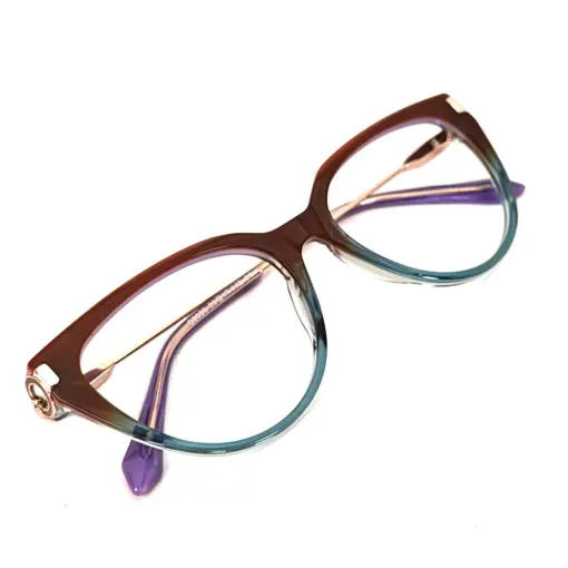 Modern Women Eyeglasses AT CHASHMAH